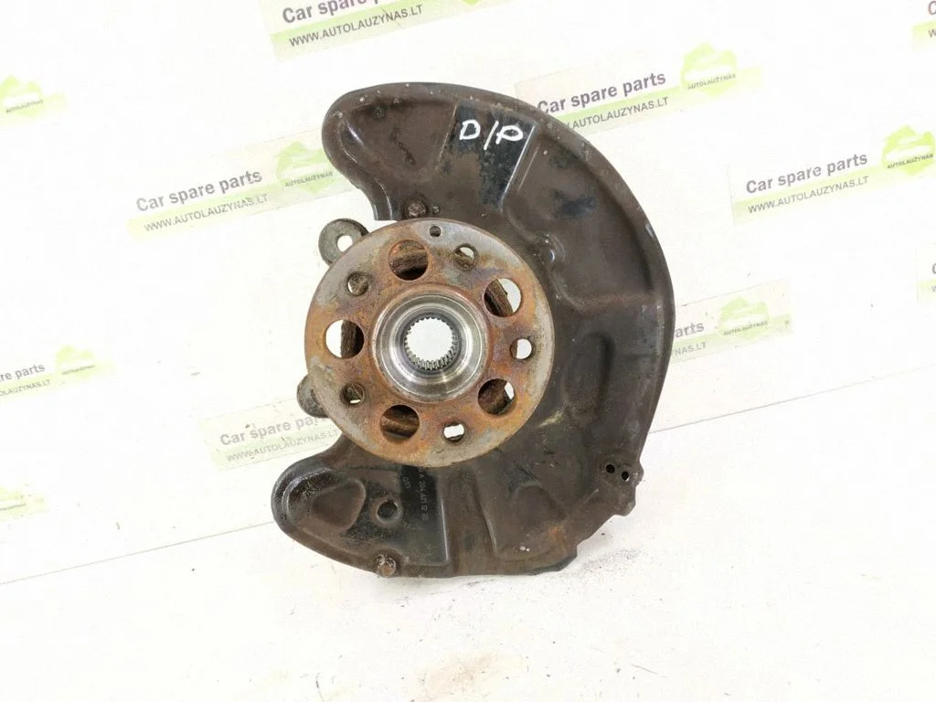 Front wheel hub – front right