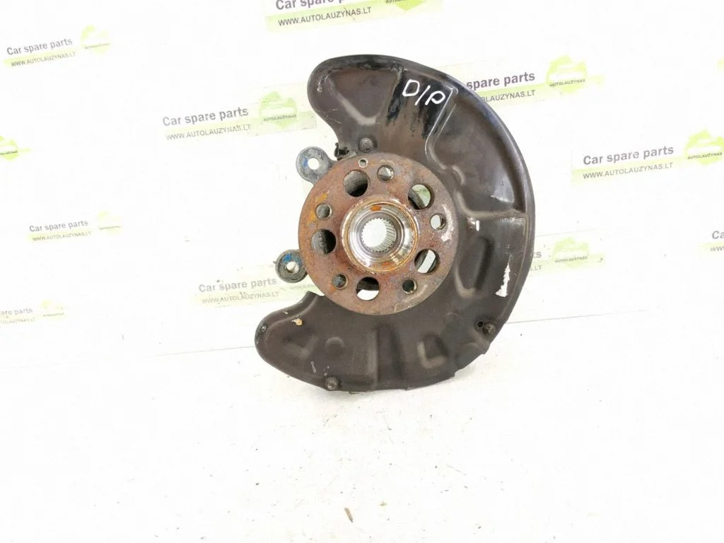Front wheel hub – front right