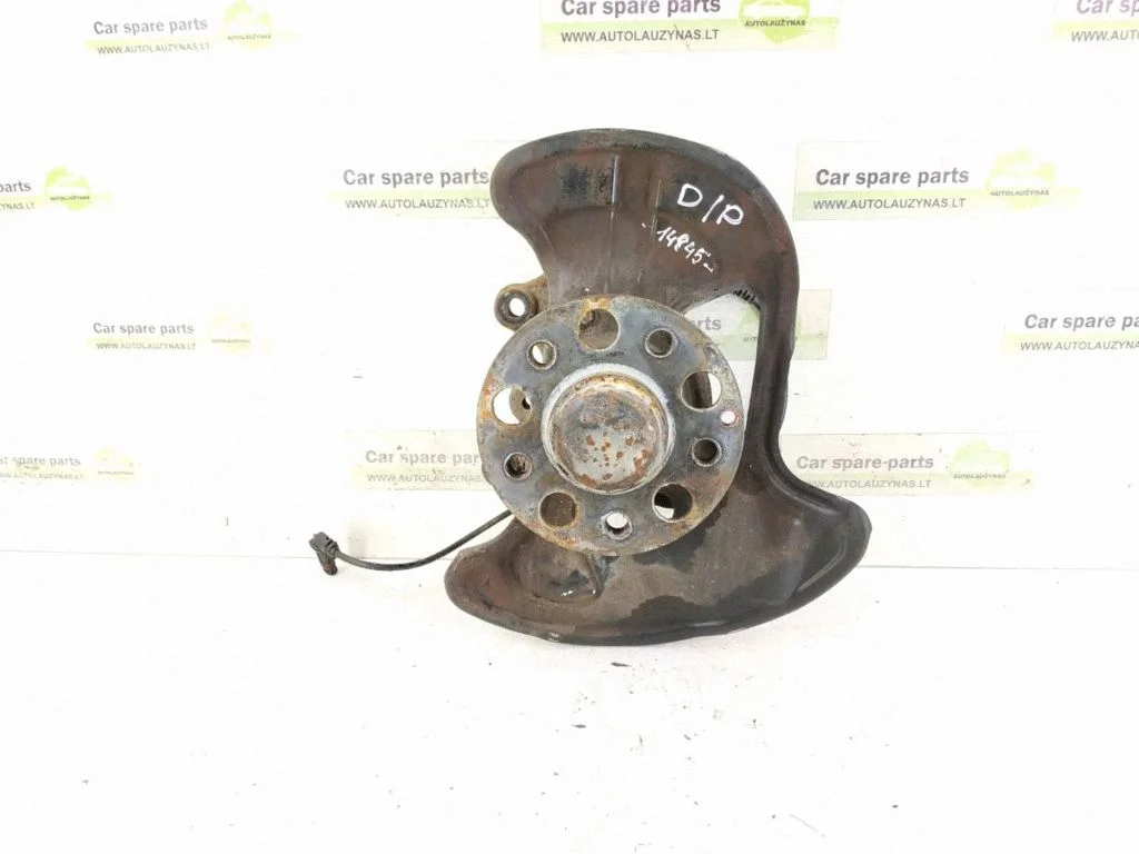 Front wheel hub – front right