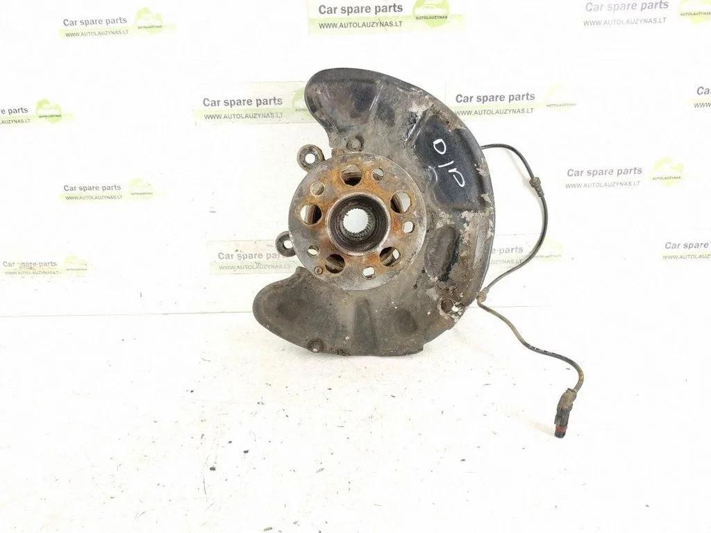 Front wheel hub – front right