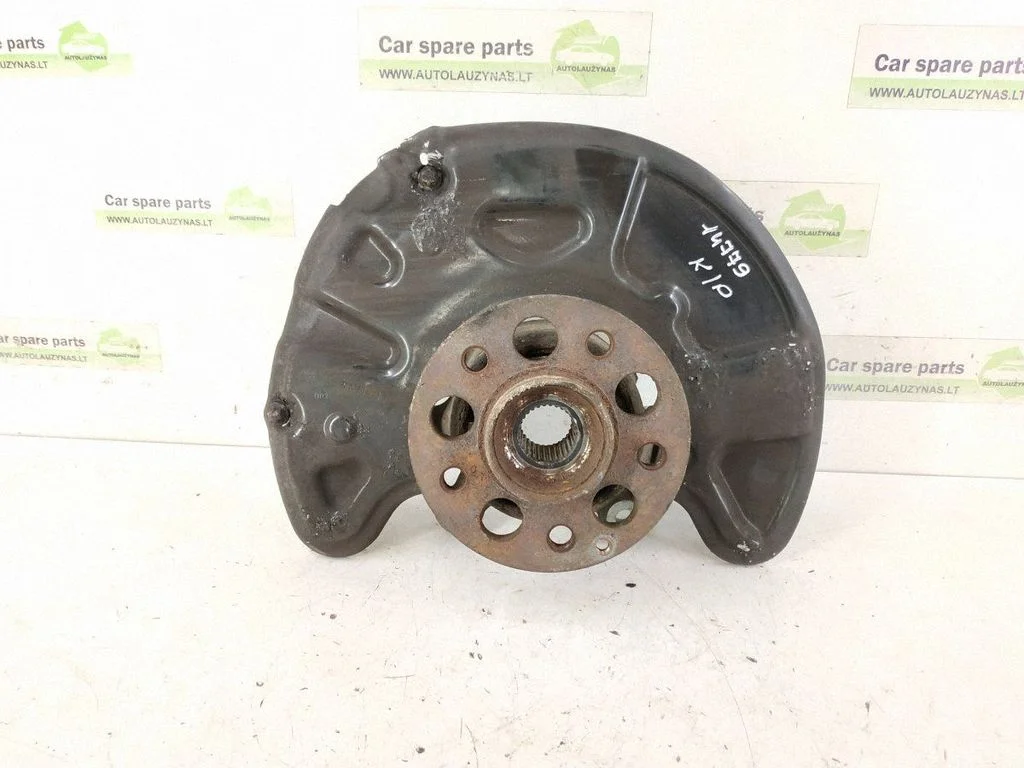 Front wheel hub – front left