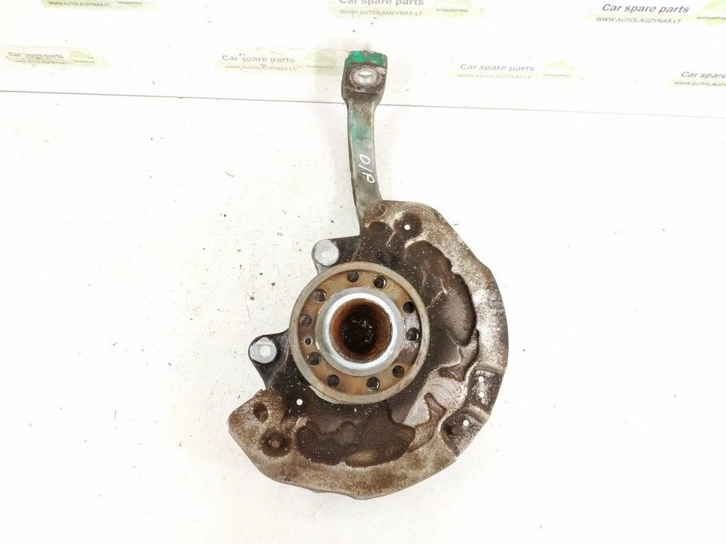Front wheel hub – front right