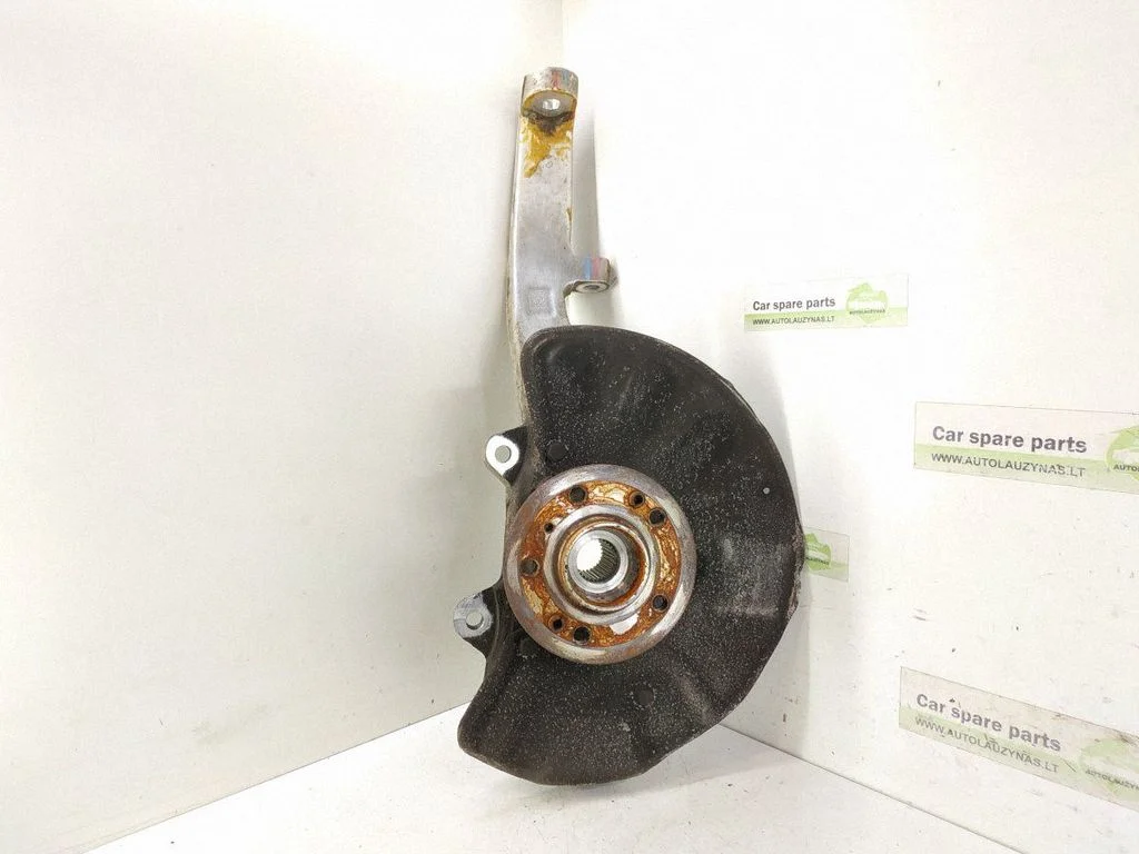 Front wheel hub – front right