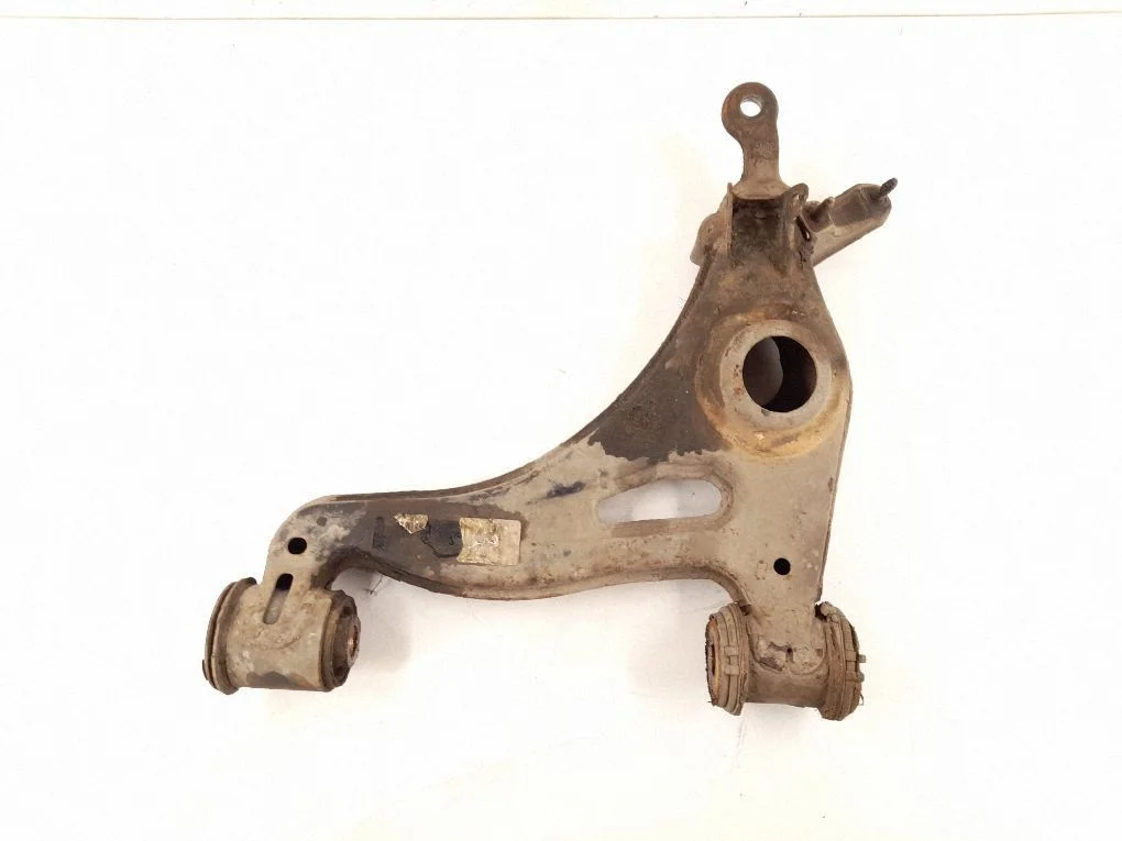 Front control arm – left