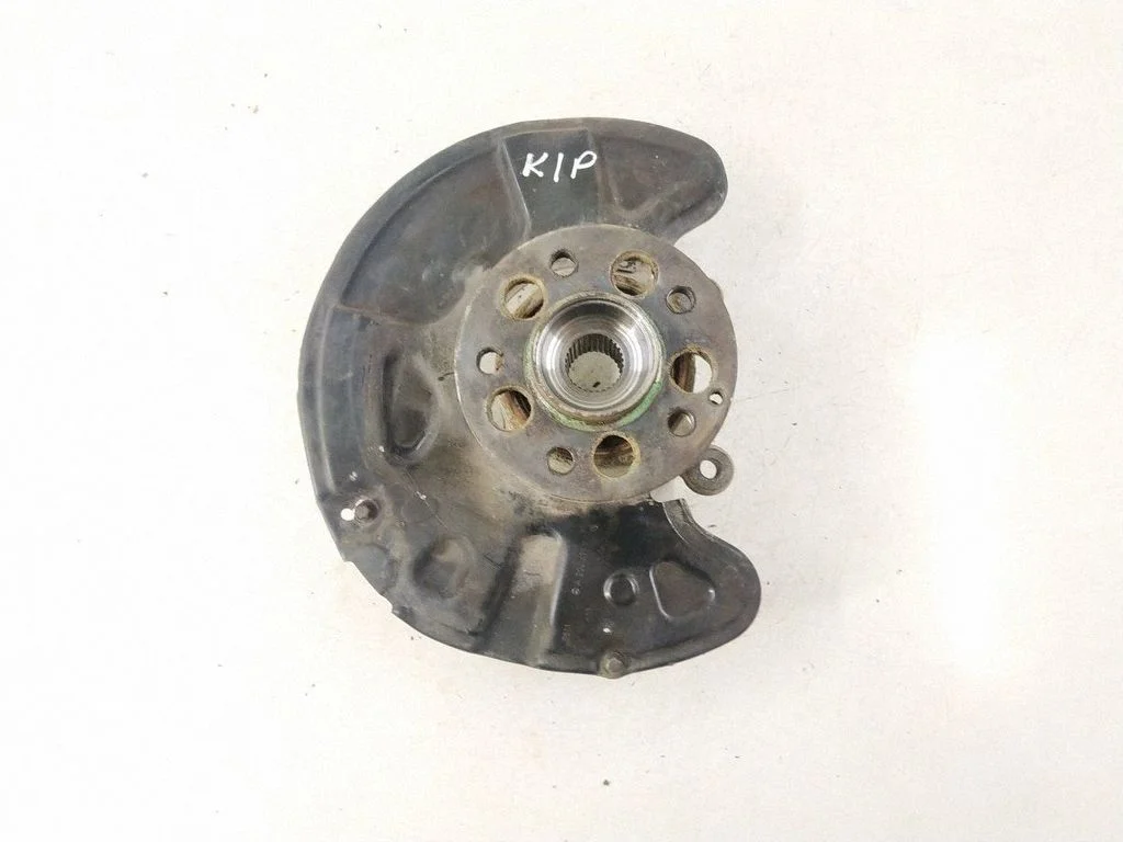 Front wheel hub – front left