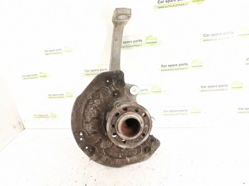 Front wheel hub – front left