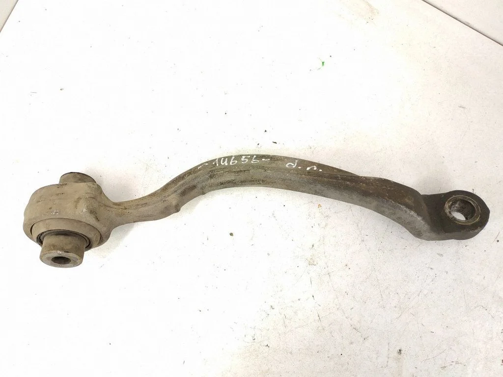 Front control arm – right