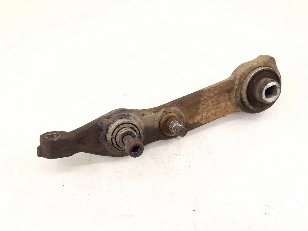 Front control arm – right