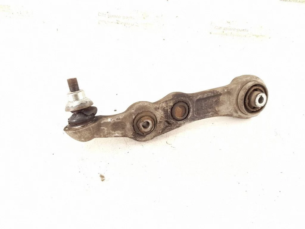 Front control arm – right