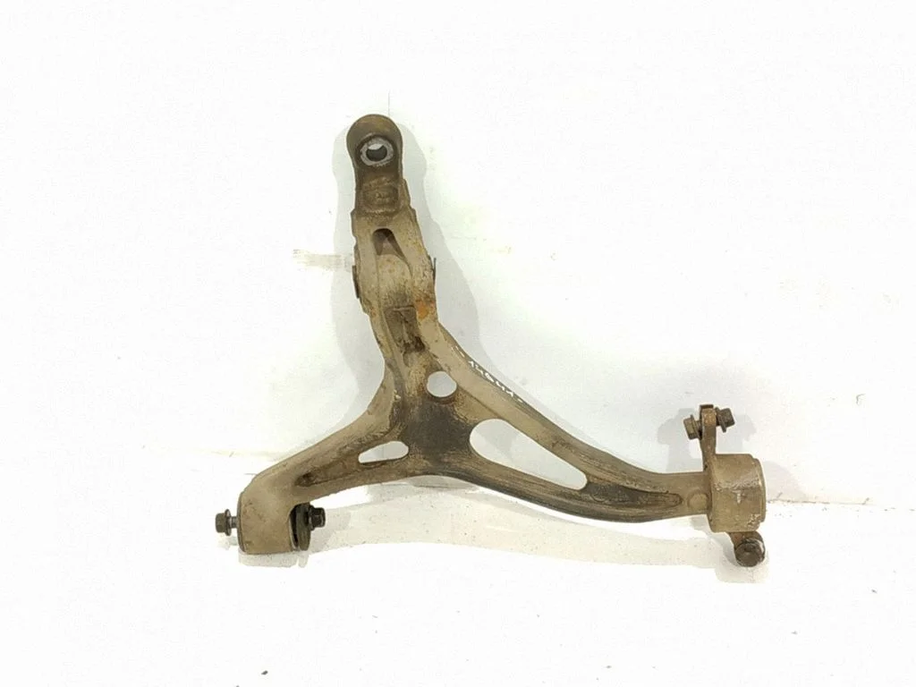 Front control arm – right