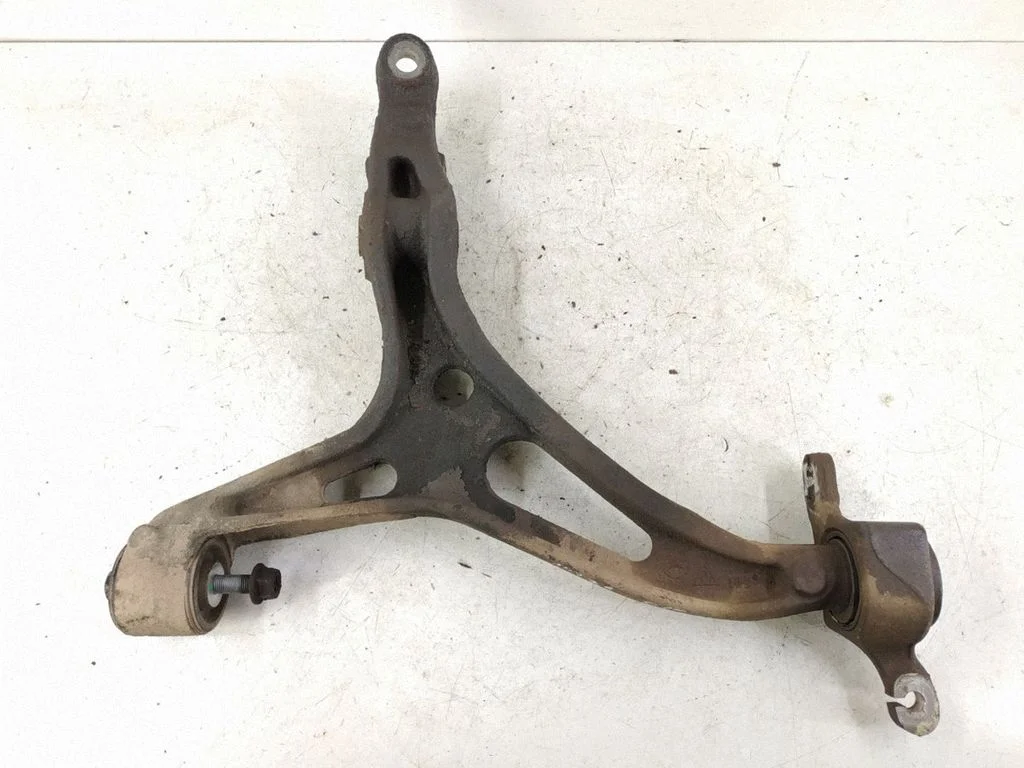 Front control arm – right