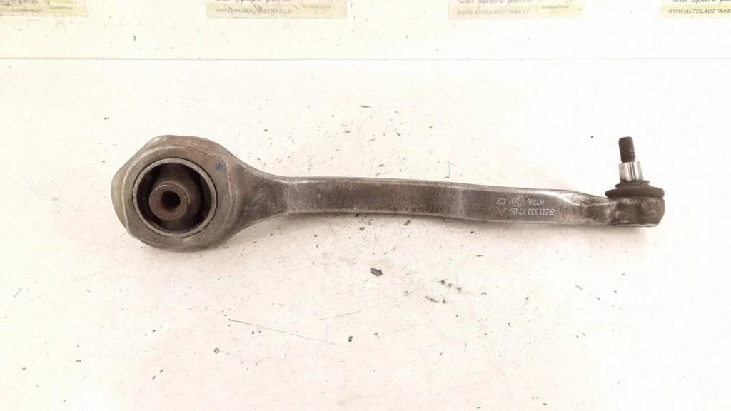 Front control arm – left