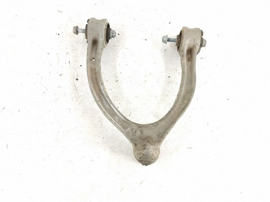 Front control arm – left