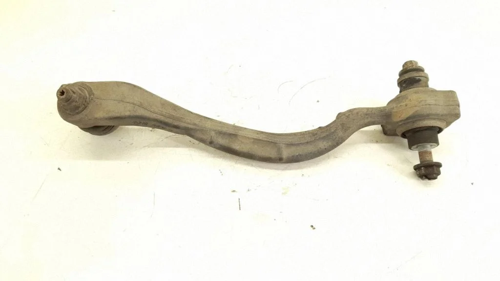Front control arm – left