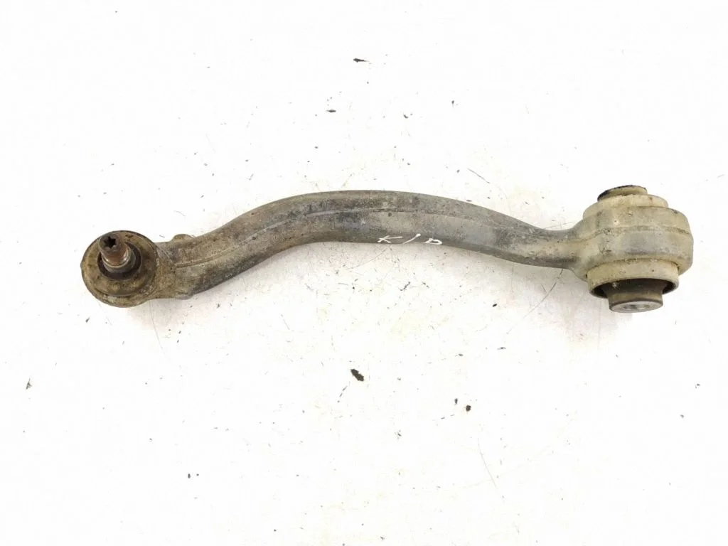 Front control arm – left