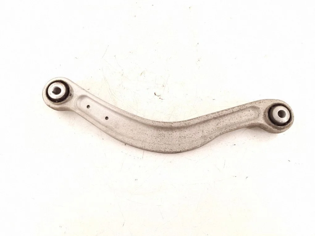 Rear control arm – right