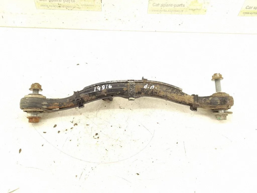 Rear control arm – right