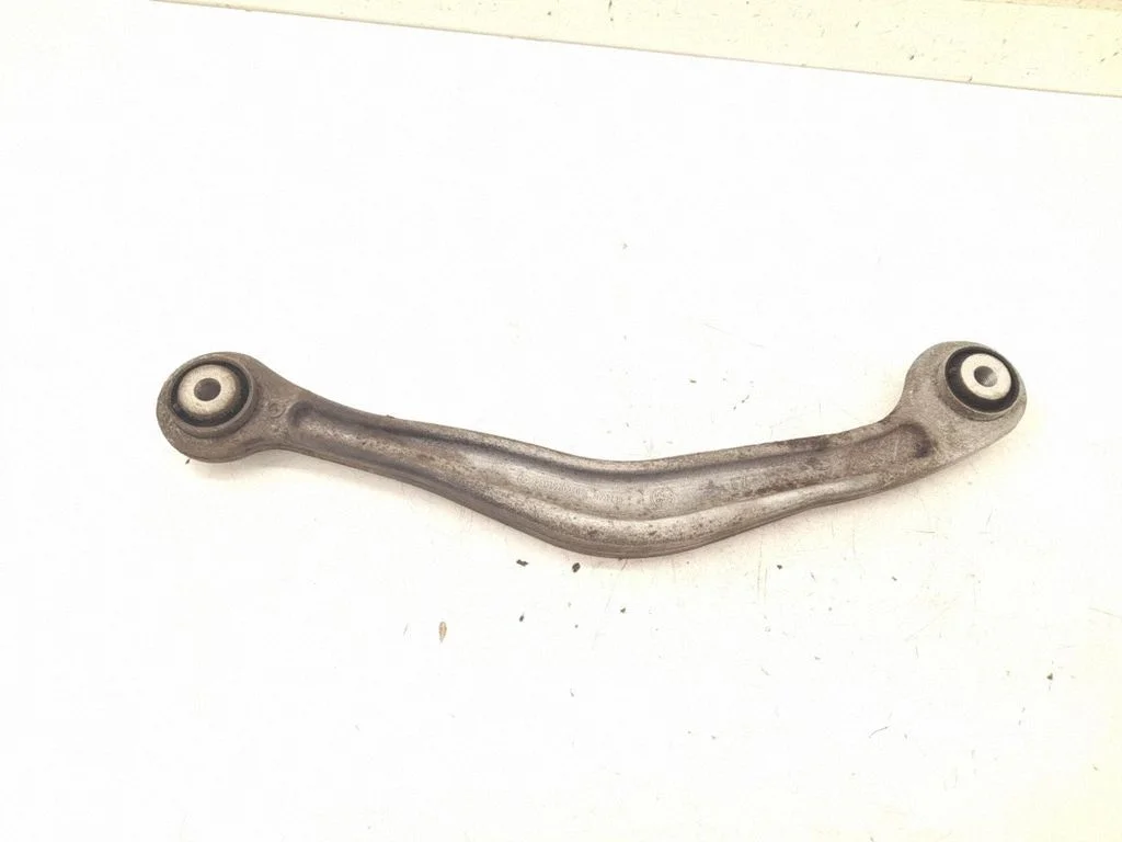 Rear control arm – left