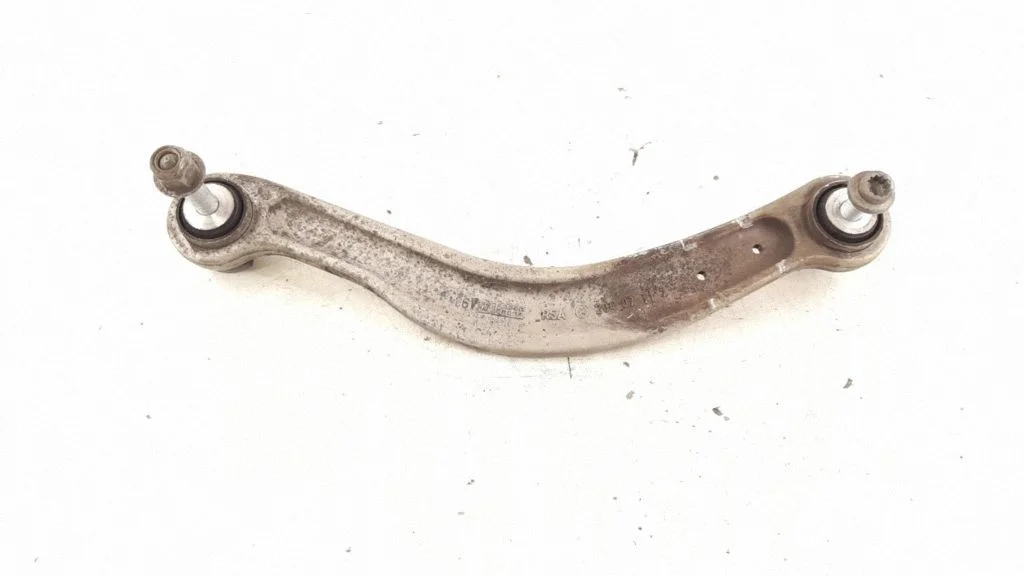 Rear control arm – left