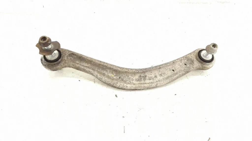 Rear control arm – right