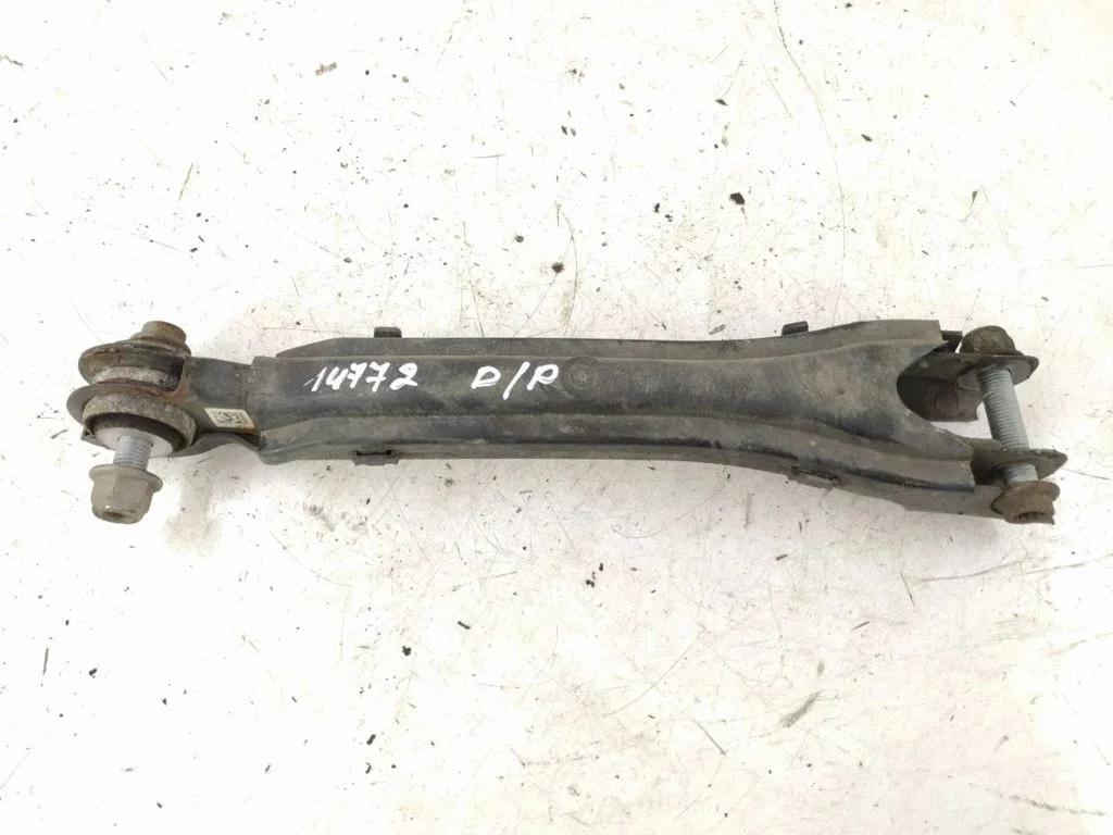Rear control arm – right