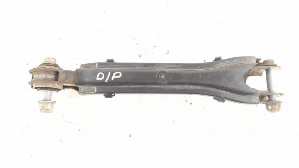 Rear control arm – right