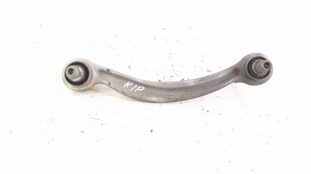 Rear control arm – left