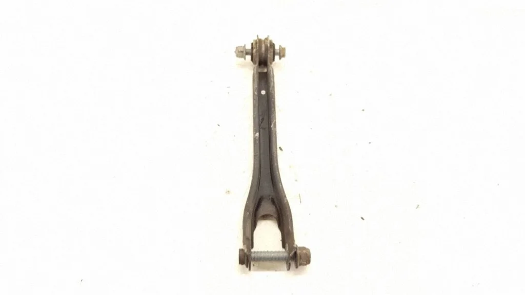 Rear control arm – left