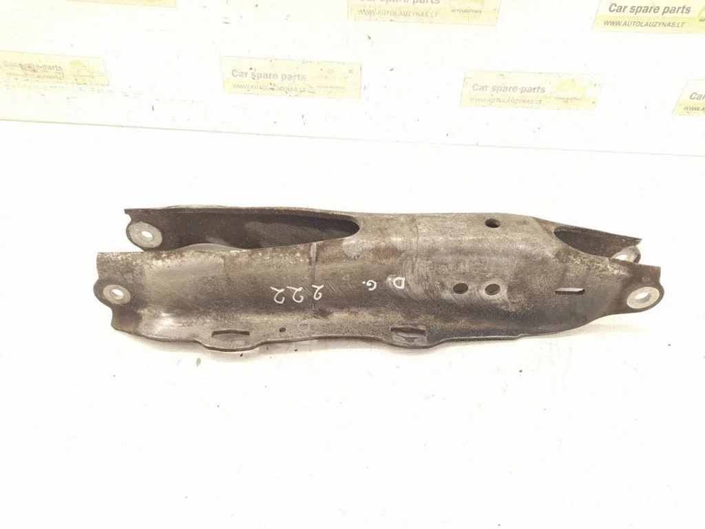 Rear control arm – right