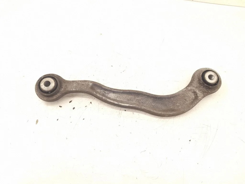 Rear control arm – left