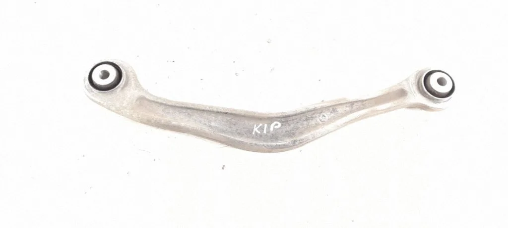 Rear control arm – left