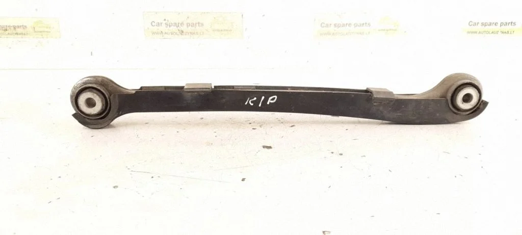 Rear control arm – left