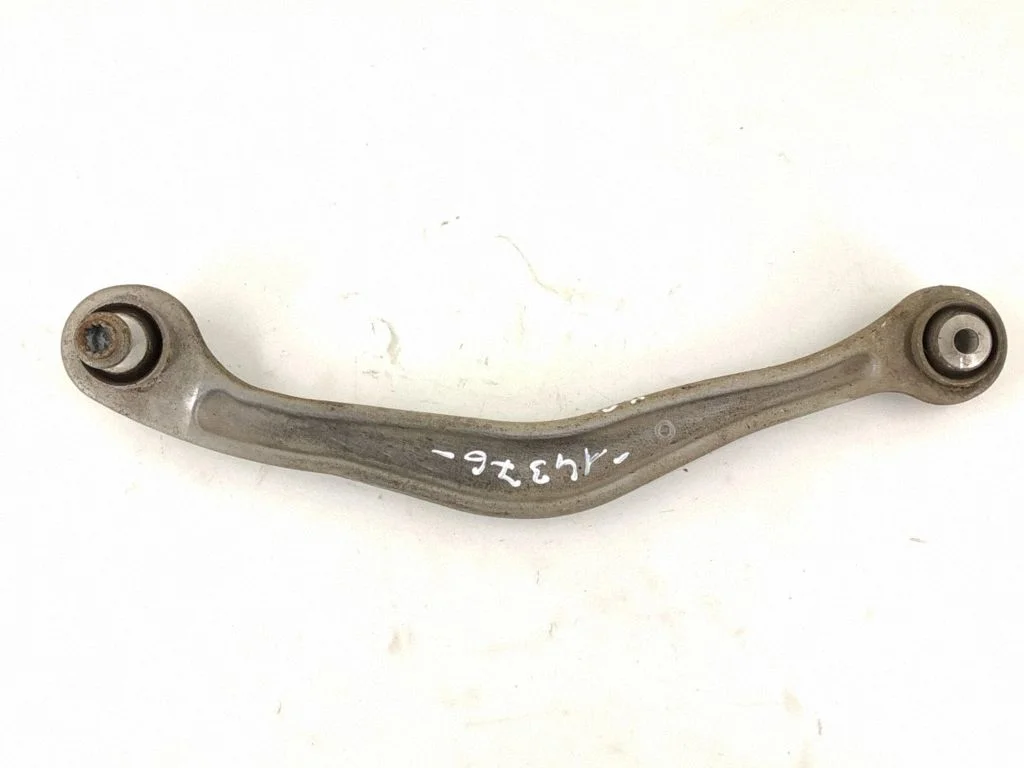 Rear control arm – left