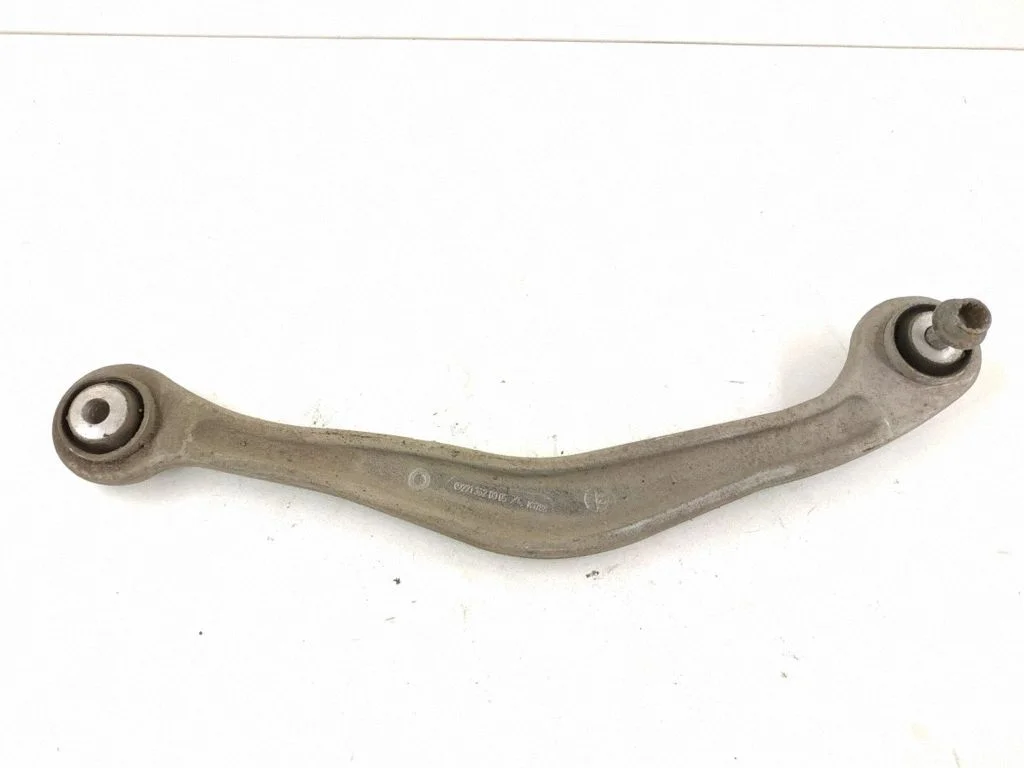 Rear control arm – right