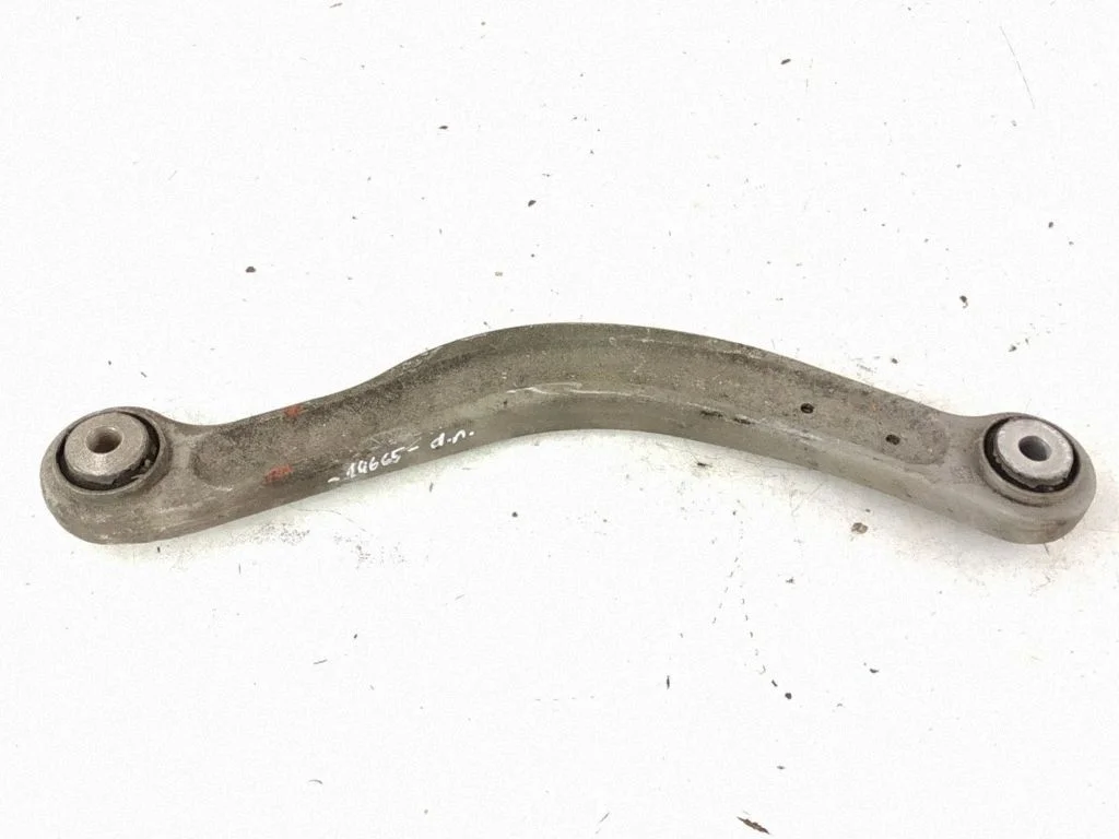 Rear control arm – right
