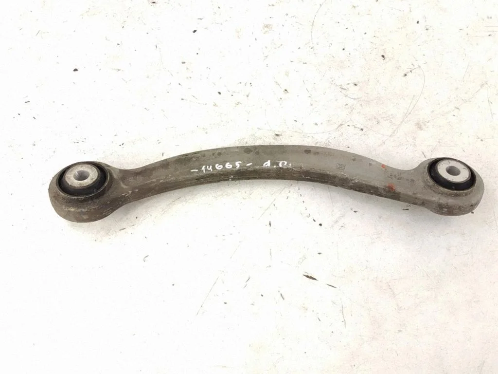 Rear control arm – right