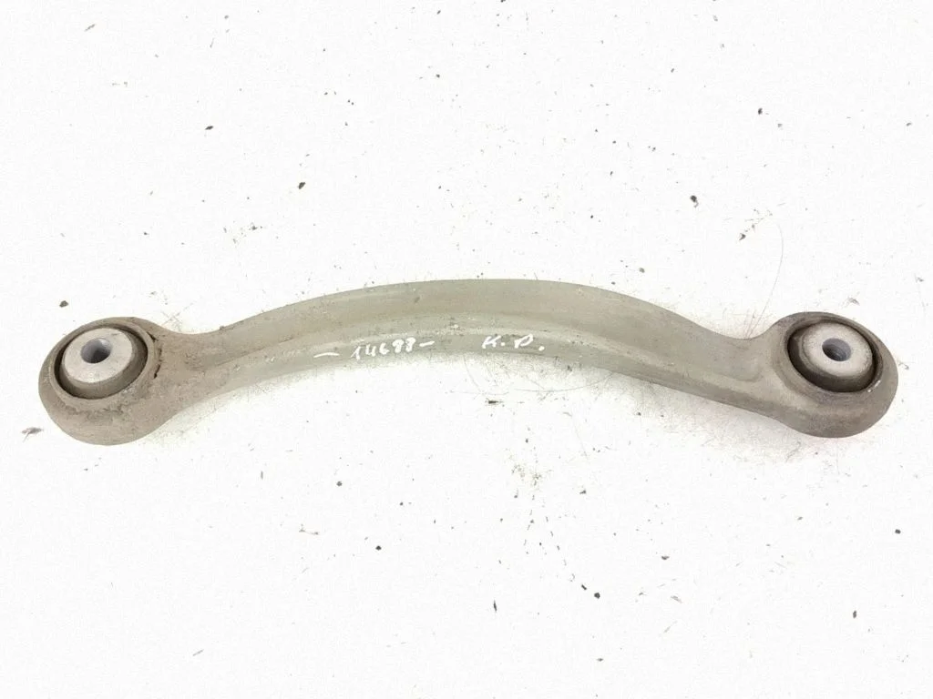Rear control arm – left