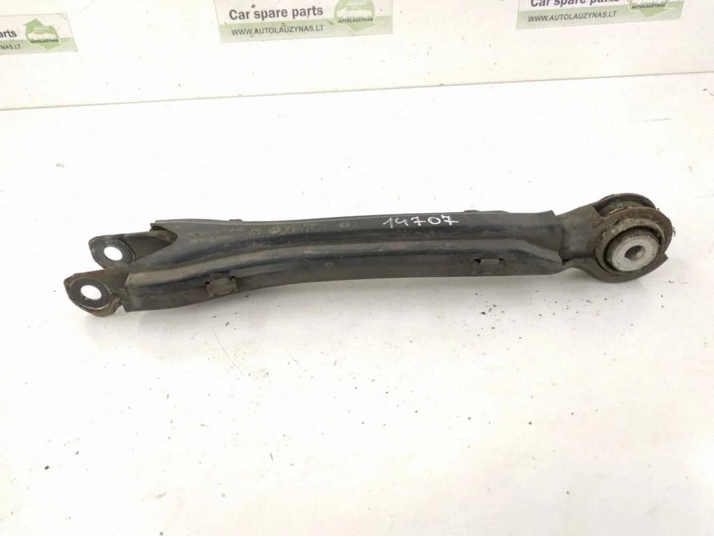 Rear control arm – left
