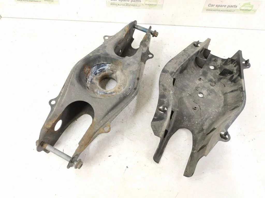 Rear control arm – right