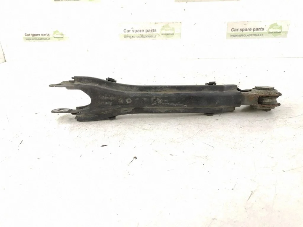 Rear control arm – right