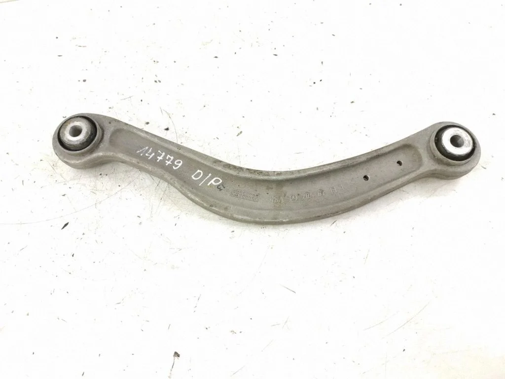 Rear control arm – right
