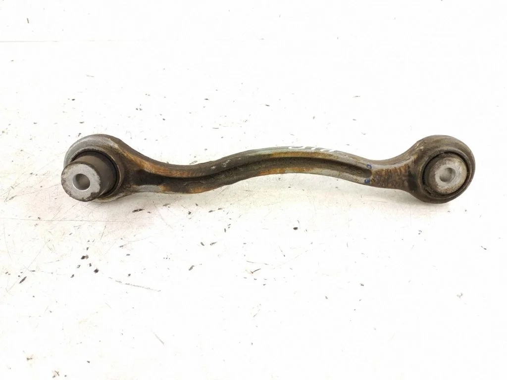 Rear control arm – left