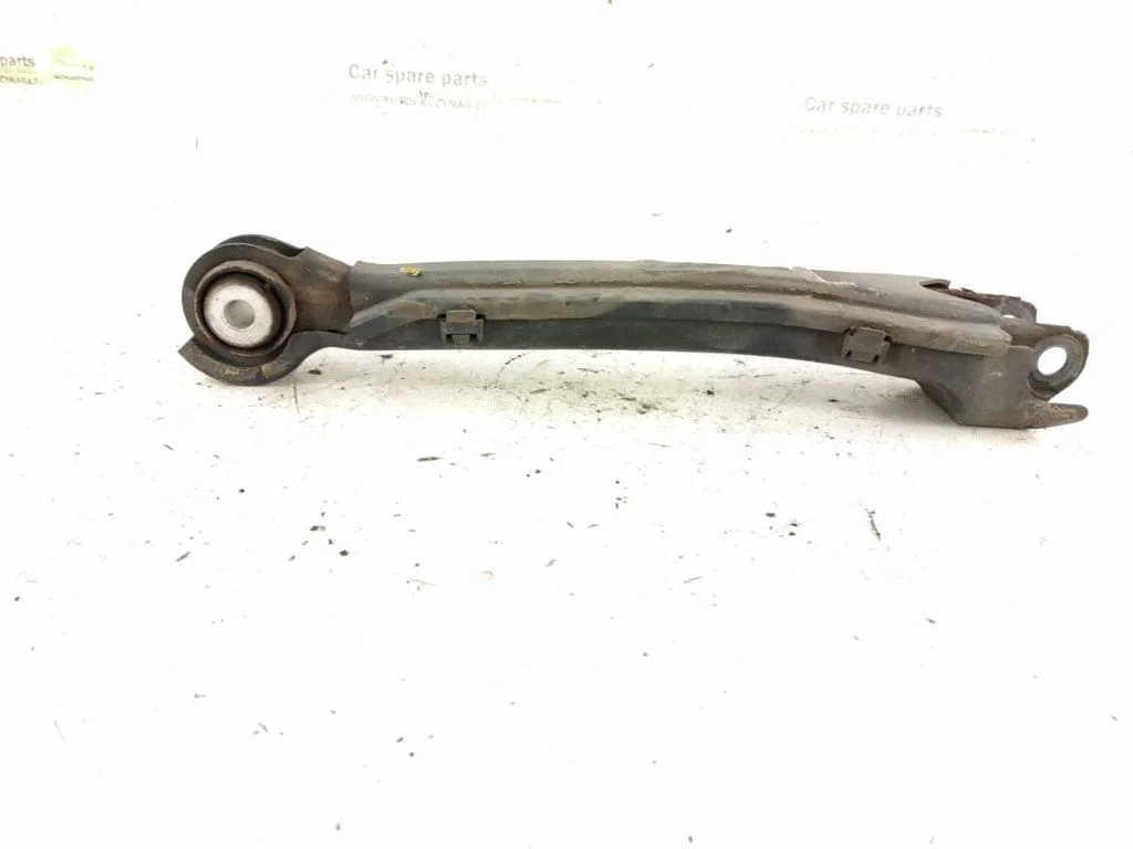 Rear control arm – right