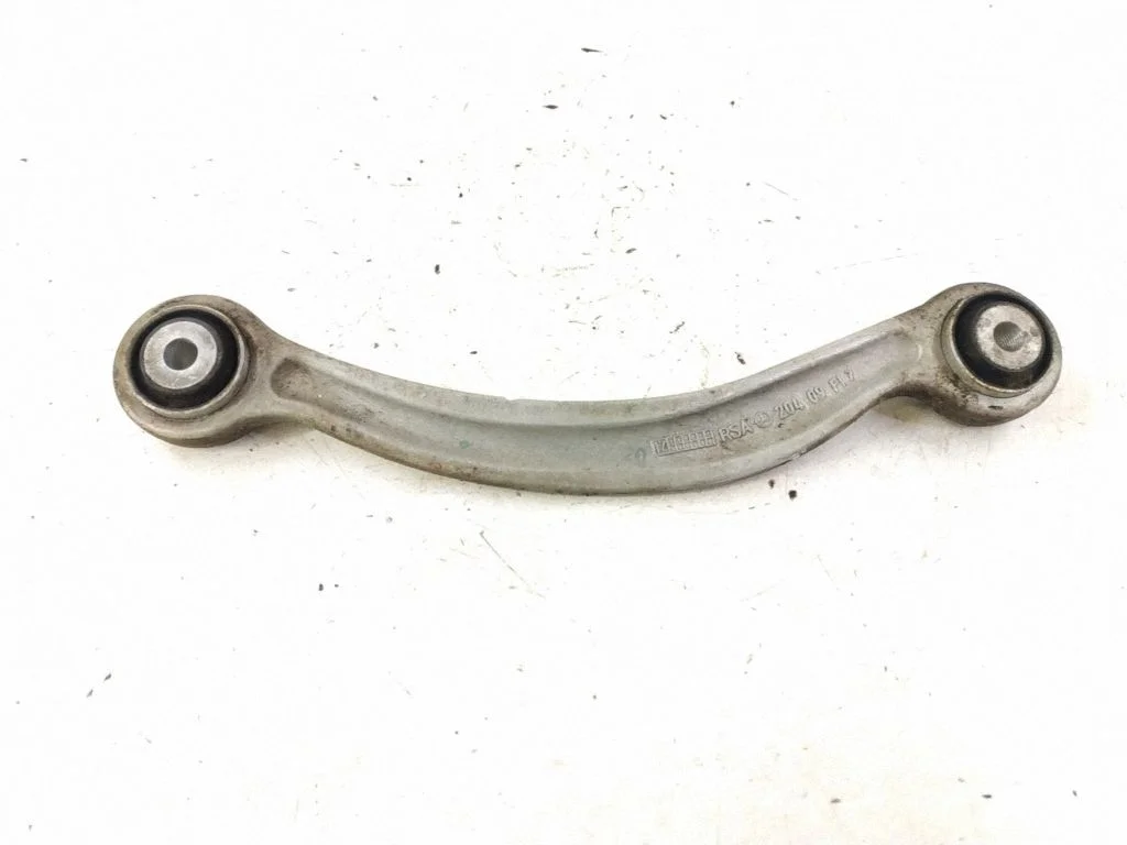 Rear control arm – left