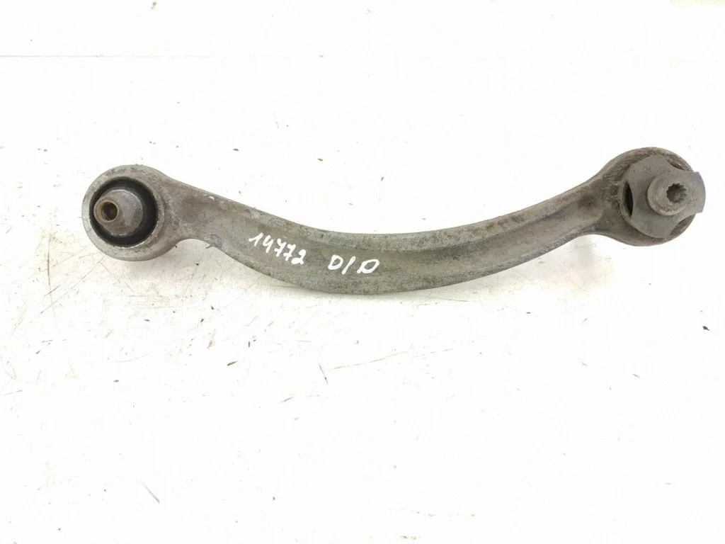 Rear control arm – right