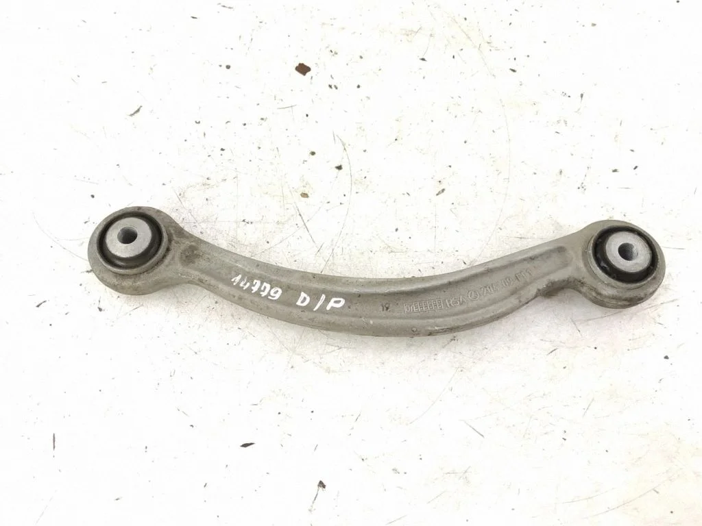 Rear control arm – right
