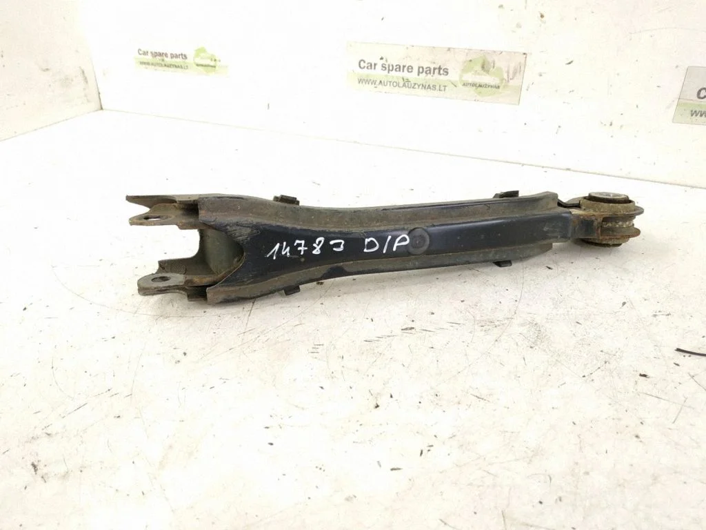 Rear control arm – right