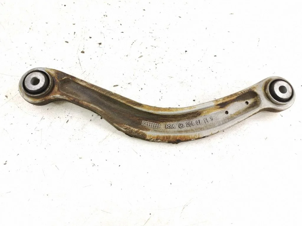 Rear control arm – right