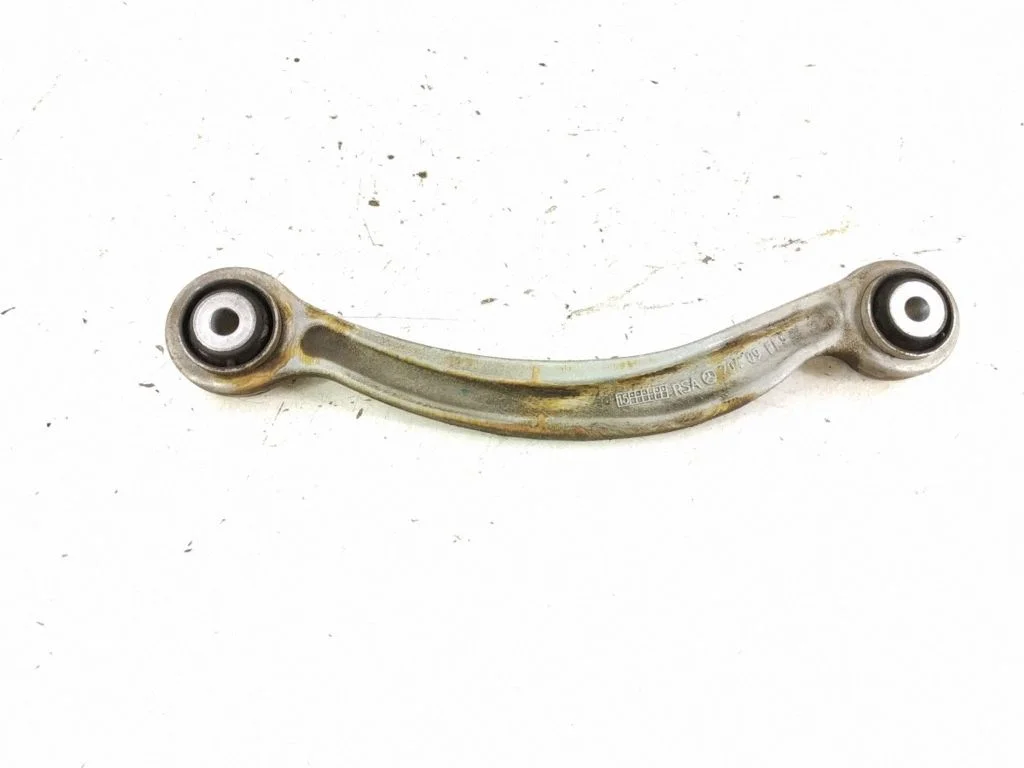 Rear control arm – left