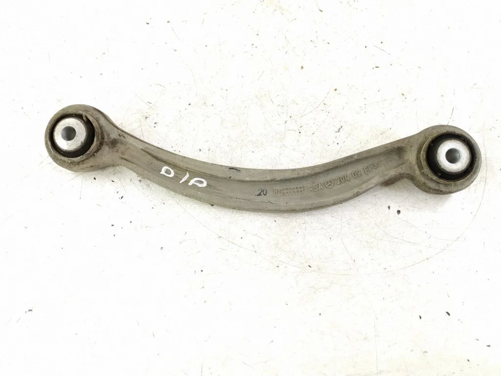 Rear control arm – right